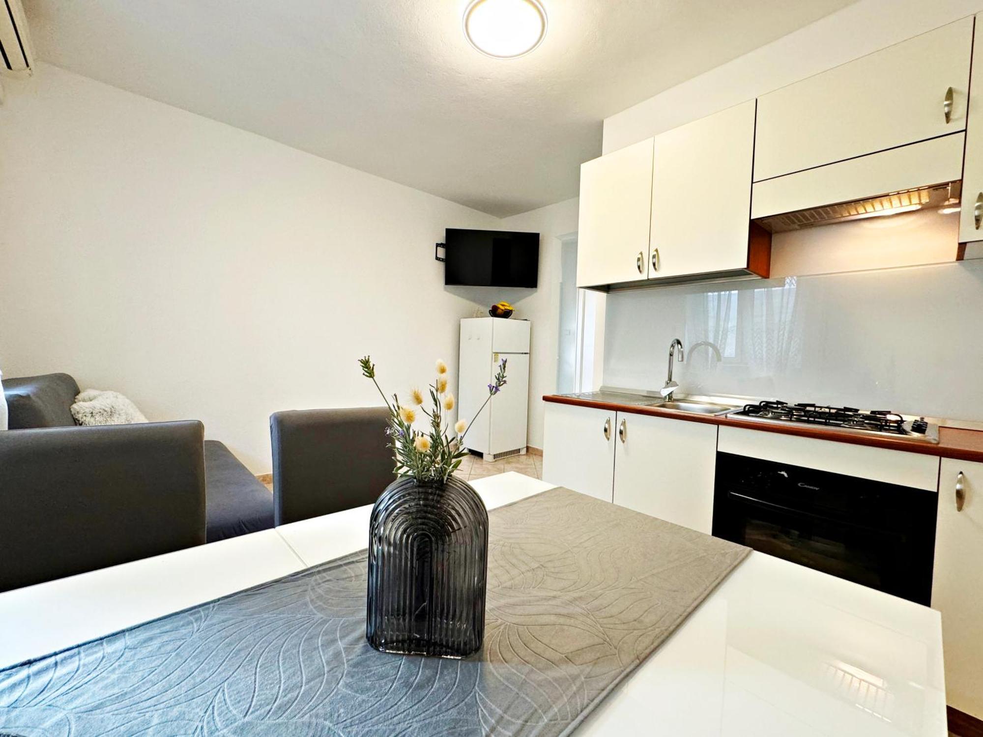 Apartment Baloevic Postira Eksteriør billede